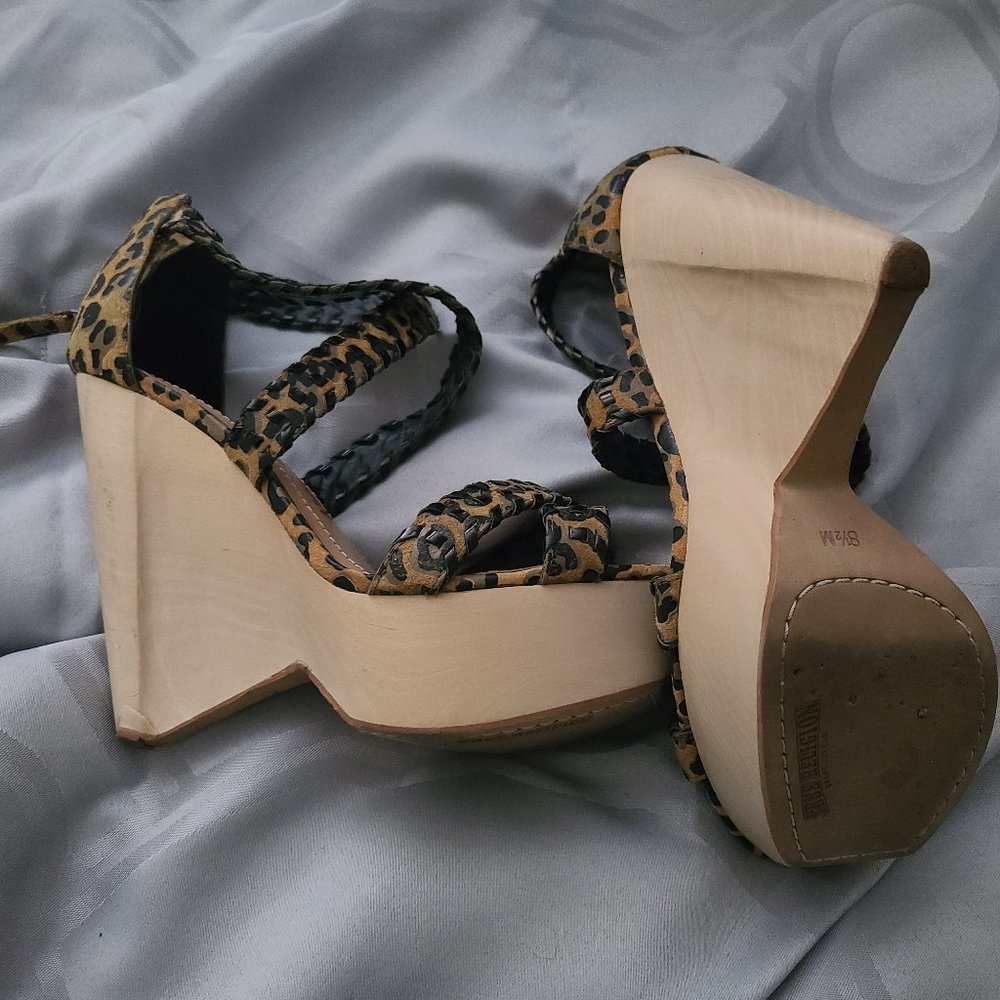 True Religion sz 8.5